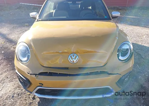 2017 Volkswagen Beetle 1.8T Dune z USA, uszkodzony, nr VIN 3VWT17AT5HM800164